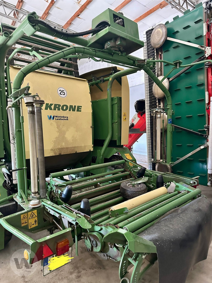 Krone Comprima CF 155 XC - Baler bulat: gambar 3 Krone Comprima CF 155 XC - Baler bulat: gambar 3