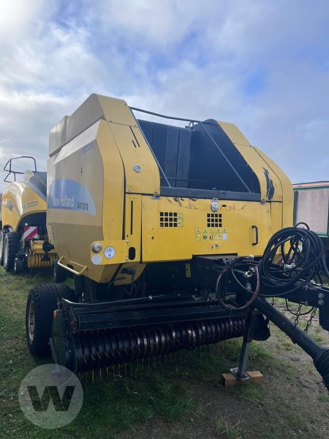 New Holland BR 7070 - Baler bulat: gambar 2 New Holland BR 7070 - Baler bulat: gambar 2