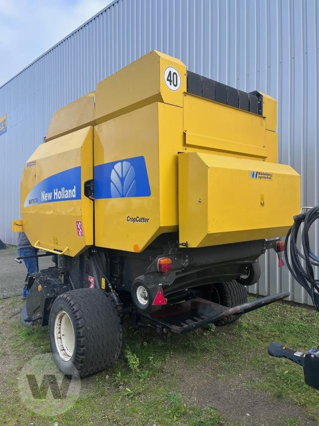 New Holland BR 7070 - Baler bulat: gambar 5 New Holland BR 7070 - Baler bulat: gambar 5