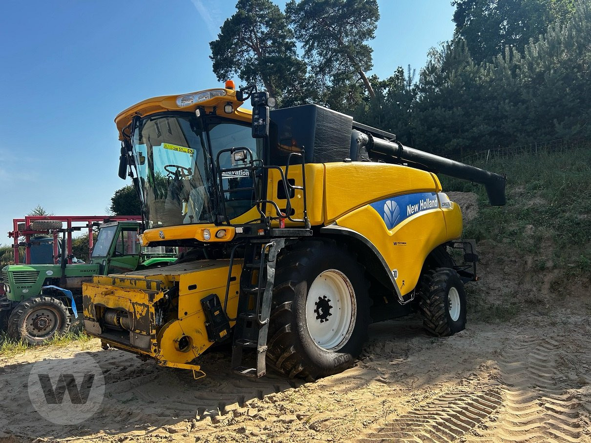 New Holland CR 9070 ELEV - Traktor: gambar 3 New Holland CR 9070 ELEV - Traktor: gambar 3