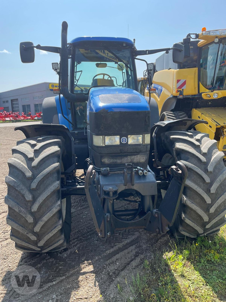 New Holland TM 190 - Traktor: gambar 1 New Holland TM 190 - Traktor: gambar 1