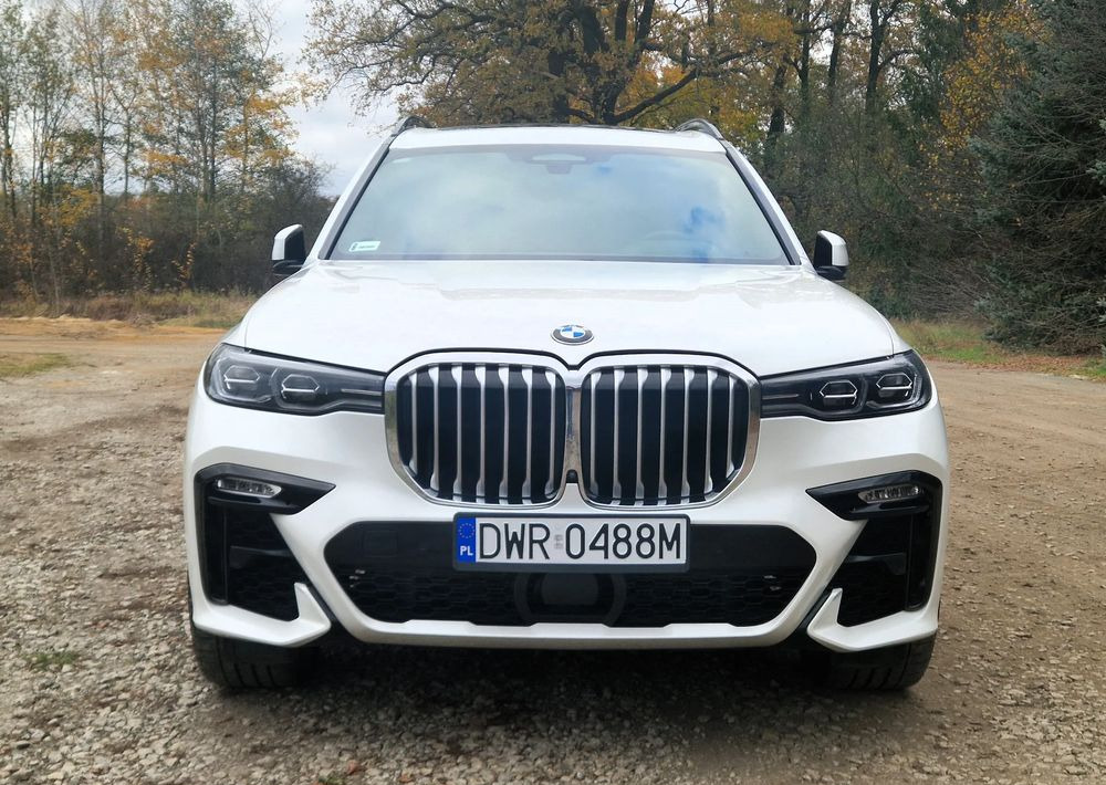BMW X7 M50i sport - Mobil SUV: gambar 2 BMW X7 M50i sport - Mobil SUV: gambar 2