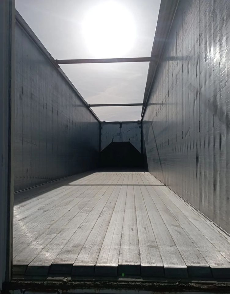 Reisch 3x Ruchoma podłoga 2 - 2022 , 1-2023 - Semi-trailer dengan lantai berjalan: gambar 5 Reisch 3x Ruchoma podłoga 2 - 2022 , 1-2023 - Semi-trailer dengan lantai berjalan: gambar 5