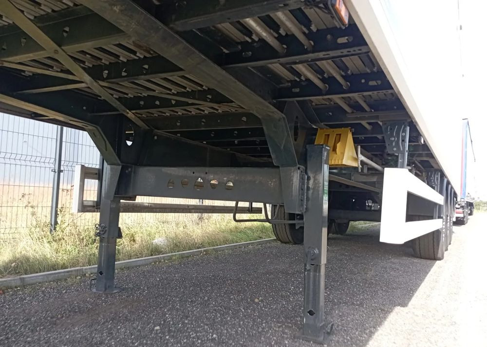 Reisch 3x Ruchoma podłoga 2 - 2022 , 1-2023 - Semi-trailer dengan lantai berjalan: gambar 2 Reisch 3x Ruchoma podłoga 2 - 2022 , 1-2023 - Semi-trailer dengan lantai berjalan: gambar 2