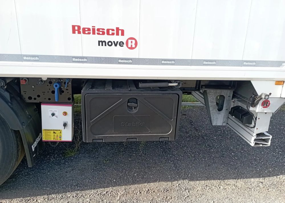 Reisch 3x Ruchoma podłoga 2 - 2022 , 1-2023 - Semi-trailer dengan lantai berjalan: gambar 4 Reisch 3x Ruchoma podłoga 2 - 2022 , 1-2023 - Semi-trailer dengan lantai berjalan: gambar 4