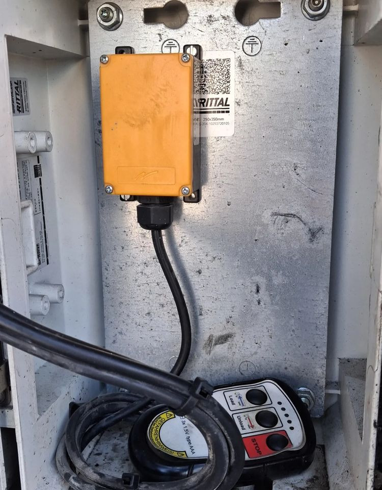 Reisch Ruchoma Podłoga 8mm - Semi-trailer dengan lantai berjalan: gambar 4 Reisch Ruchoma Podłoga 8mm - Semi-trailer dengan lantai berjalan: gambar 4