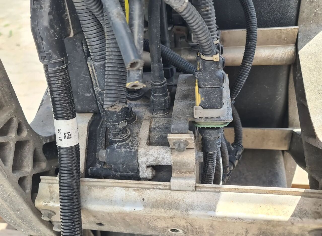 21113468 Volvo FH4 / RENAULT RANGE T truck - Tangki adBlue untuk Truk: gambar 5 21113468 Volvo FH4 / RENAULT RANGE T truck - Tangki adBlue untuk Truk: gambar 5