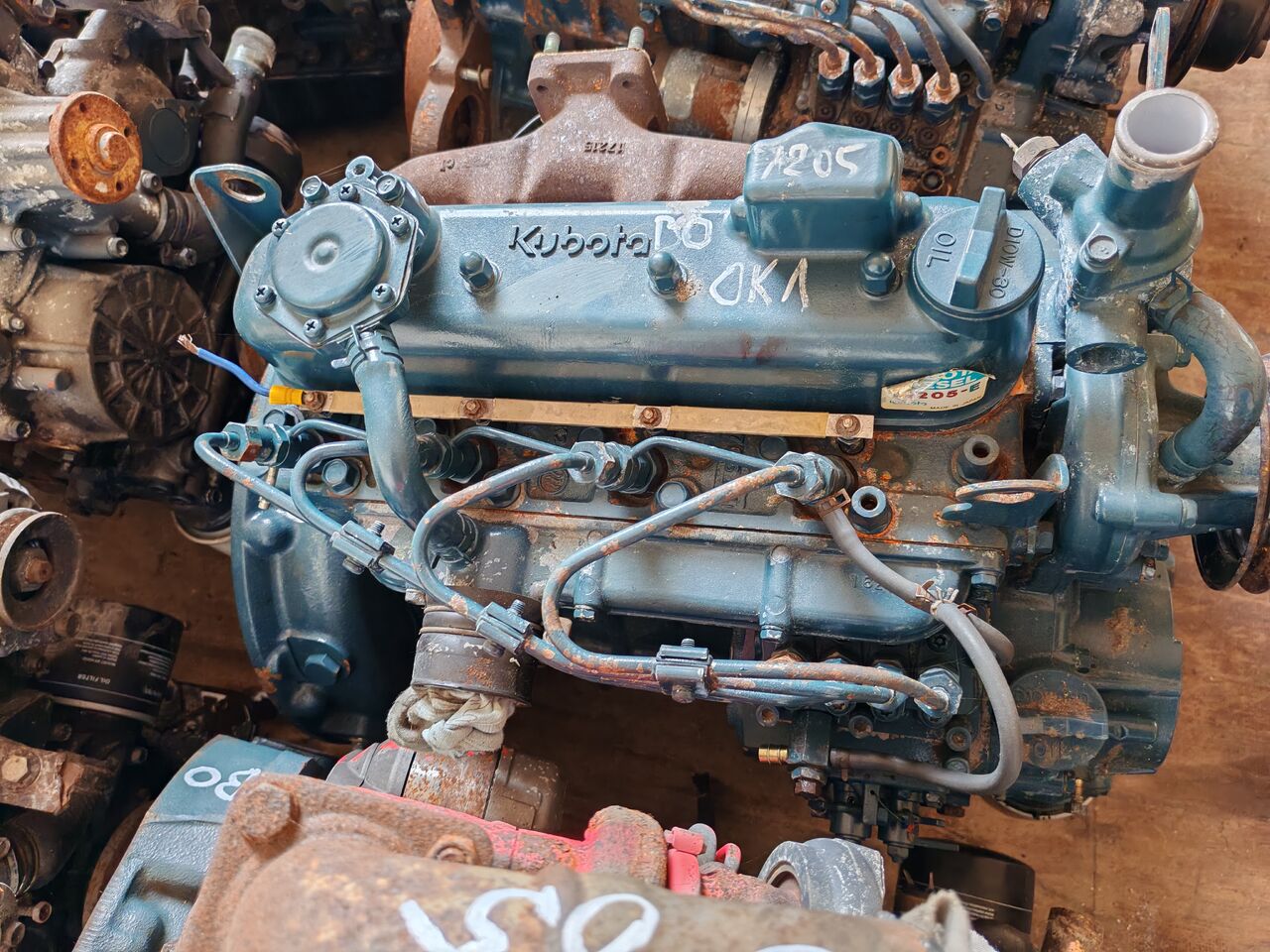 KUBOTA ENGINE / V1205-E / GOOD CONDITION / DELIVERY - Mesin: gambar 1 KUBOTA ENGINE / V1205-E / GOOD CONDITION / DELIVERY - Mesin: gambar 1