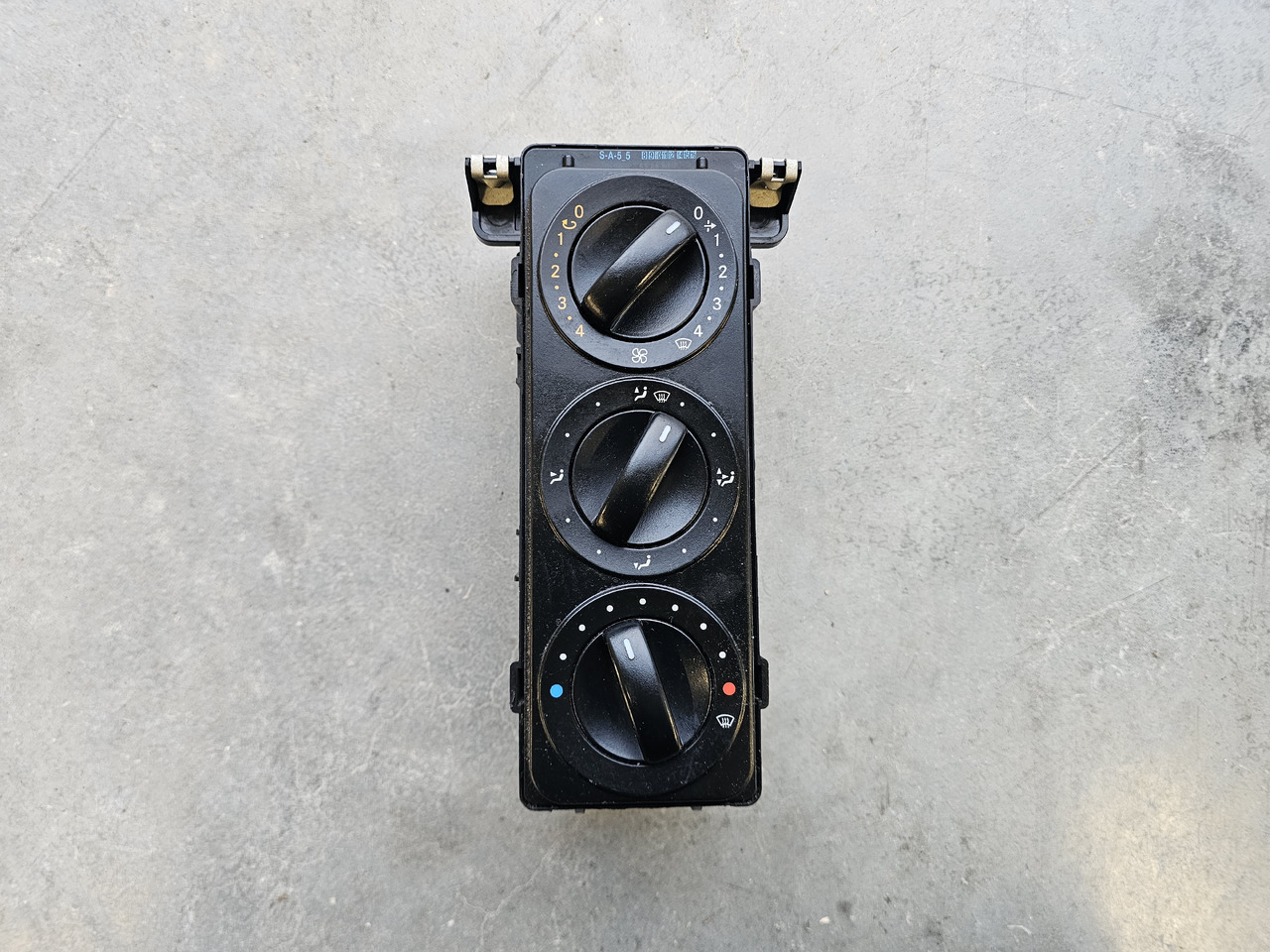 MERCEDES-BENZ ATEGO EURO 6 / HEATER PANEL / A9678200197 - Pemanasan/ Ventilasi: gambar 2 MERCEDES-BENZ ATEGO EURO 6 / HEATER PANEL / A9678200197 - Pemanasan/ Ventilasi: gambar 2