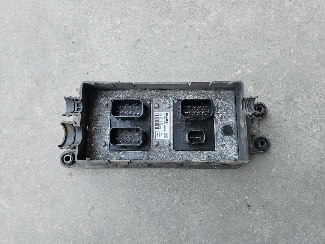 RENAULT RANGE T / RCIOM Lo CONTROL UNIT / 21855950 P03 - ECU: gambar 2 RENAULT RANGE T / RCIOM Lo CONTROL UNIT / 21855950 P03 - ECU: gambar 2