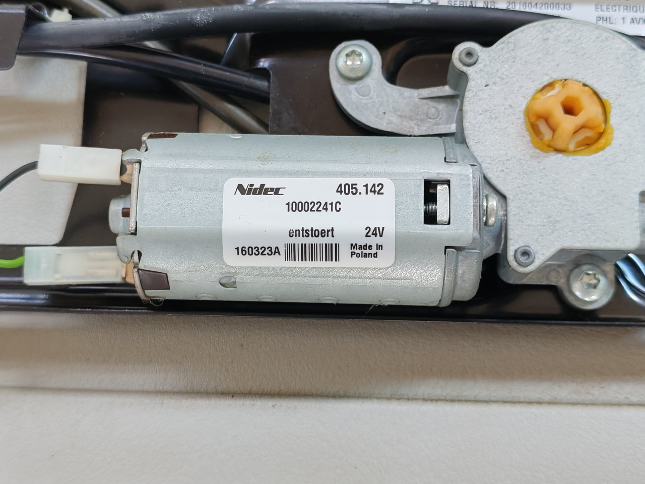 RENAULT RANGE T / SUNROOF / 7484505331 - Jendela dan bagian: gambar 4 RENAULT RANGE T / SUNROOF / 7484505331 - Jendela dan bagian: gambar 4