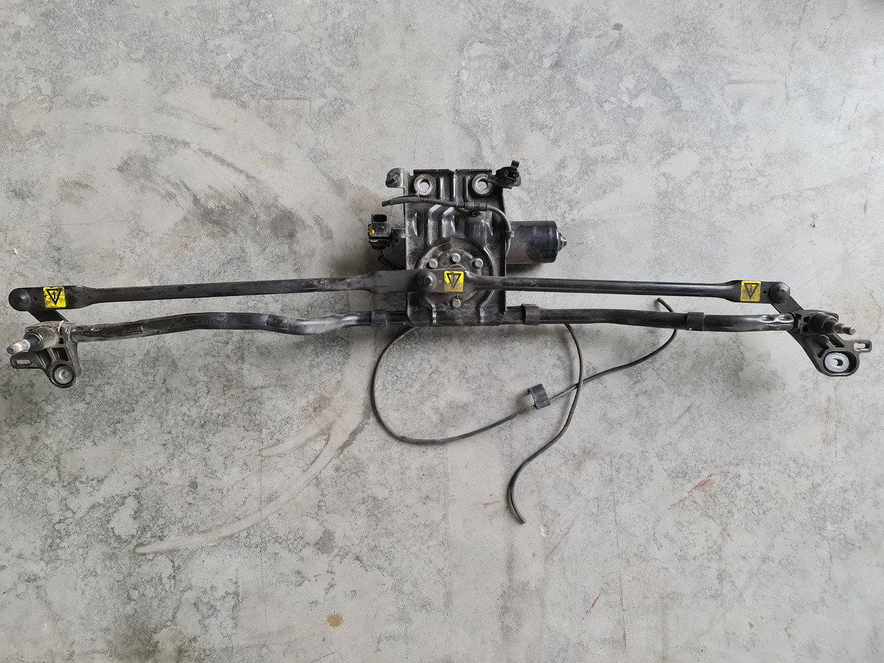 RENAULT RANGE T / WIPERS MECHANISM - Wiper: gambar 2 RENAULT RANGE T / WIPERS MECHANISM - Wiper: gambar 2