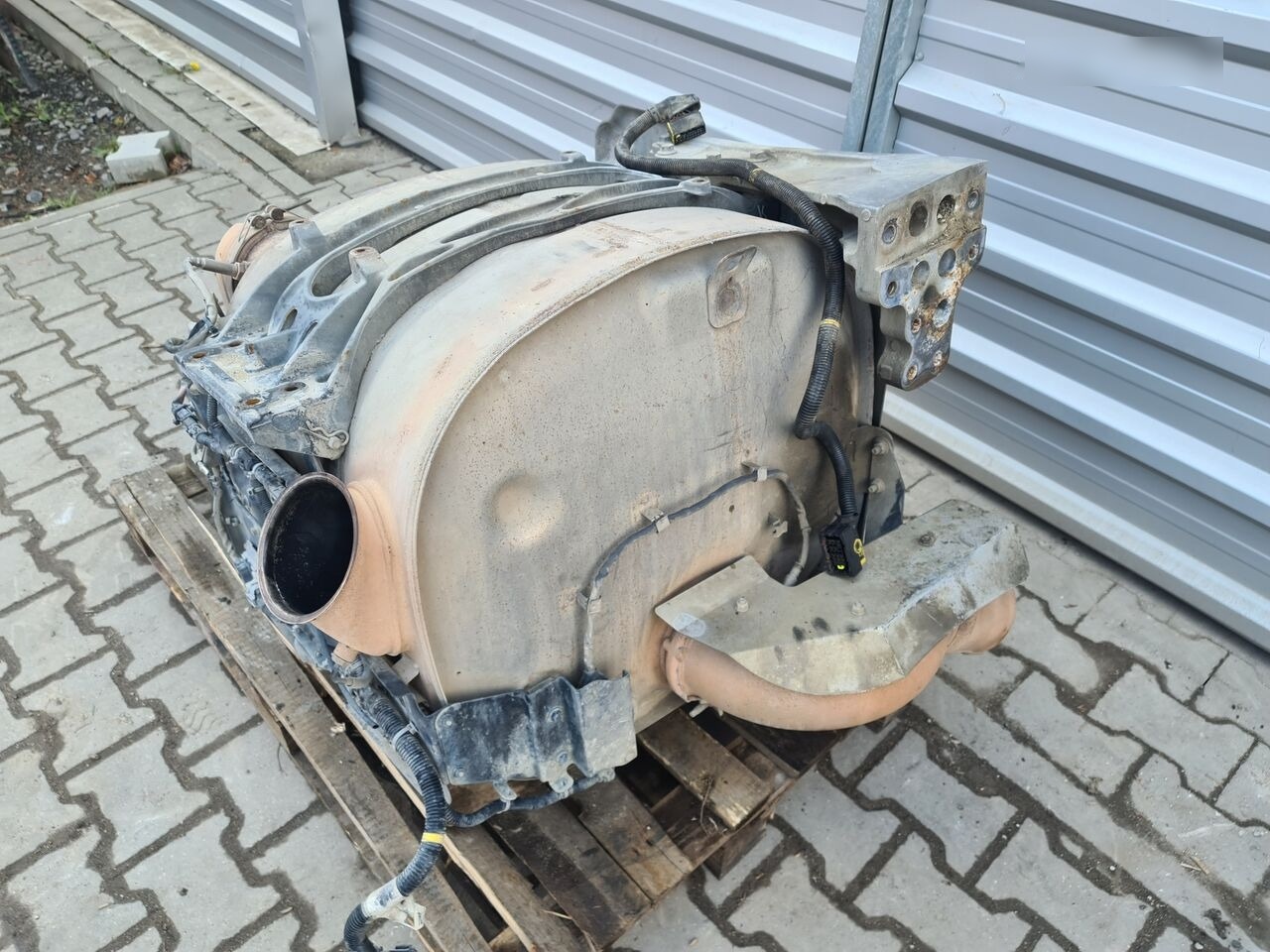Renault RANGE T EURO 6 - Konverter katalitik untuk Truk: gambar 2 Renault RANGE T EURO 6 - Konverter katalitik untuk Truk: gambar 2