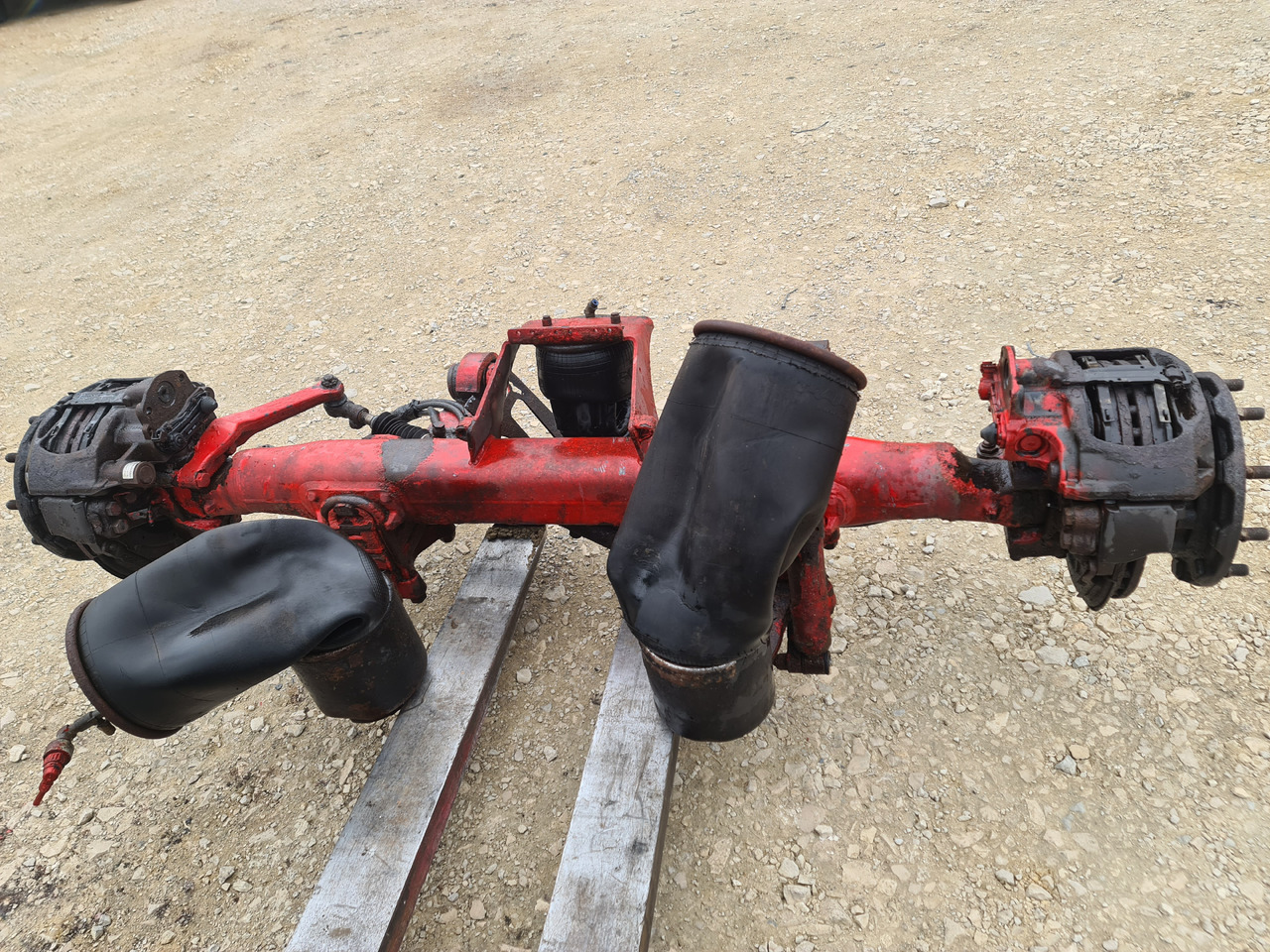 SCANIA REAR STEERING AXLE / 6x2 - Poros dan bagian: gambar 4 SCANIA REAR STEERING AXLE / 6x2 - Poros dan bagian: gambar 4