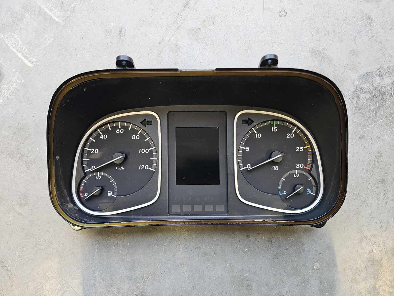 MERCEDES-BENZ ATEGO EURO 6 / DASHBOARD COUNTER / A9674464321 ZGS-001 - Suku cadang: gambar 2 MERCEDES-BENZ ATEGO EURO 6 / DASHBOARD COUNTER / A9674464321 ZGS-001 - Suku cadang: gambar 2