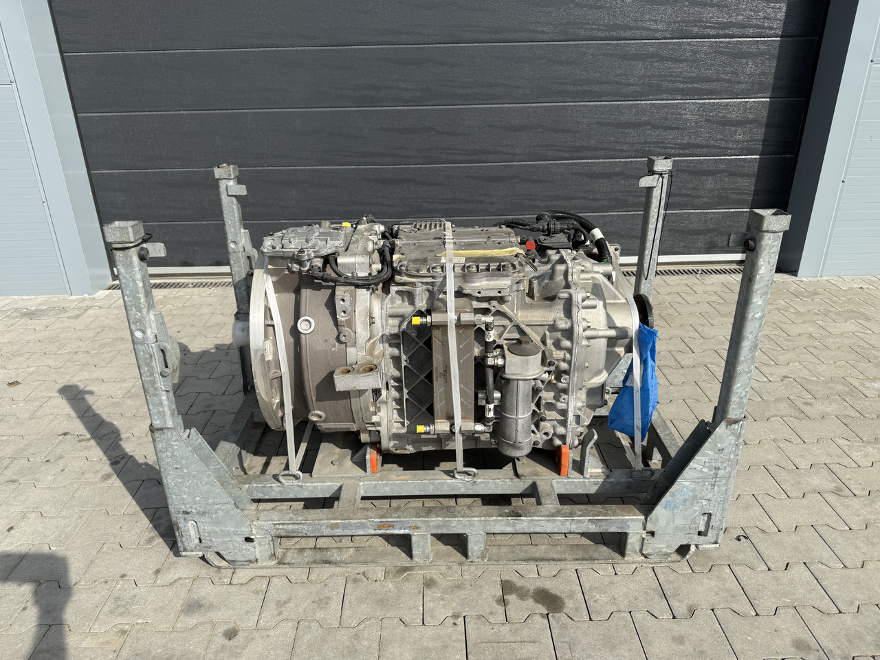 VOLVO BUS HYBRID Automatic gearbox AT2412F electric motor EMDS120 (EMD300B) / NEW - Gearbox untuk Bus kota: gambar 2 VOLVO BUS HYBRID Automatic gearbox AT2412F electric motor EMDS120 (EMD300B) / NEW - Gearbox untuk Bus kota: gambar 2