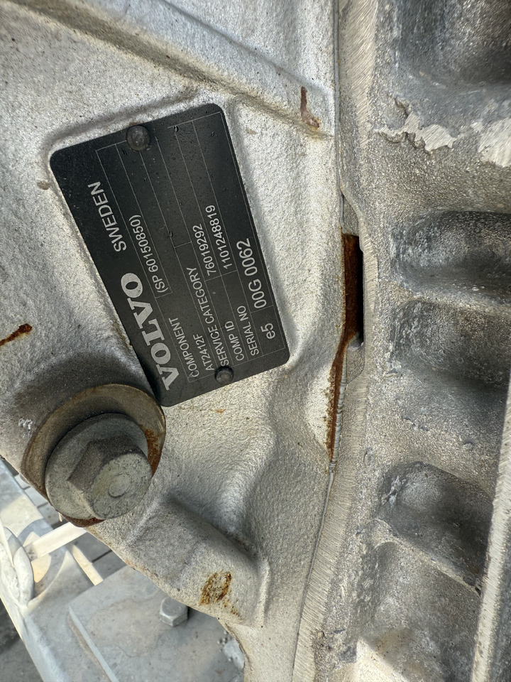 Gearbox untuk Bus kota VOLVO BUS HYBRID Automatic gearbox AT2412F electric motor EMDS120 (EMD300B) / NEW: gambar 10