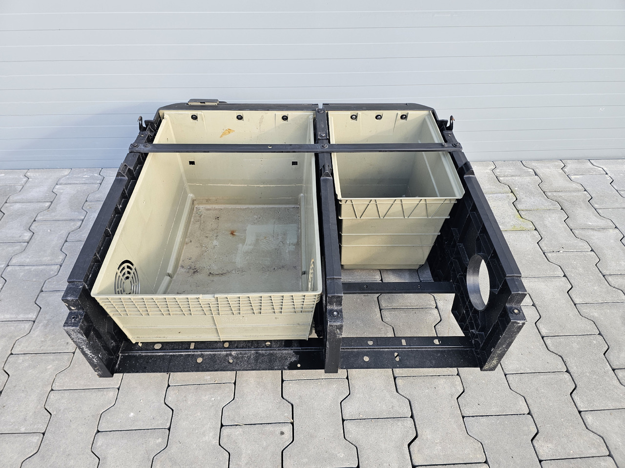 VOLVO FH4 / CABIN UNDERBED STORAGE / 23538347 23538293 - Kabin dan interior: gambar 5 VOLVO FH4 / CABIN UNDERBED STORAGE / 23538347 23538293 - Kabin dan interior: gambar 5