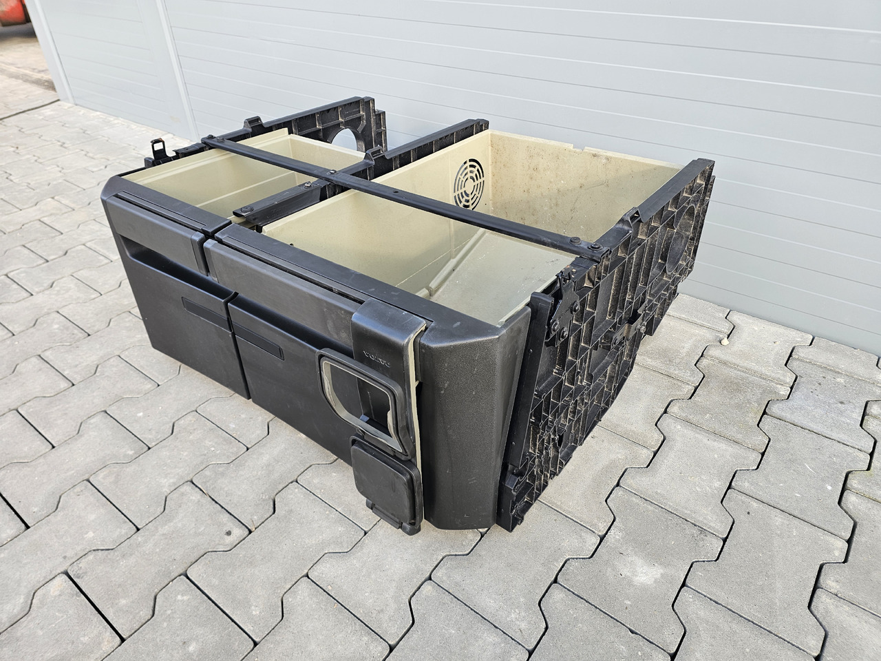 VOLVO FH4 / CABIN UNDERBED STORAGE / 23538347 23538293 - Kabin dan interior: gambar 4 VOLVO FH4 / CABIN UNDERBED STORAGE / 23538347 23538293 - Kabin dan interior: gambar 4