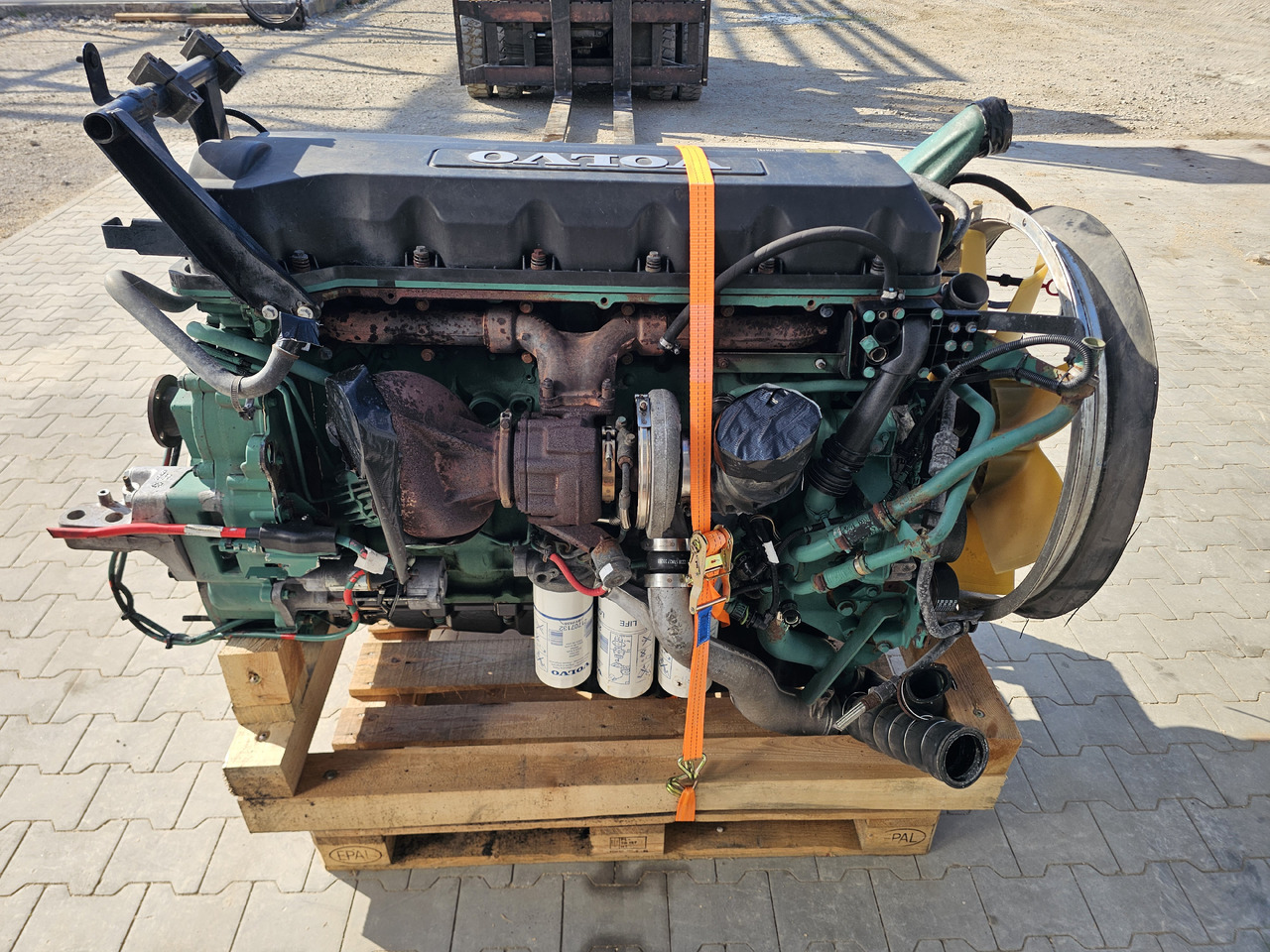 VOLVO FM / D11C 410 EEV / COMPLETE ENGINE - Mesin: gambar 4 VOLVO FM / D11C 410 EEV / COMPLETE ENGINE - Mesin: gambar 4