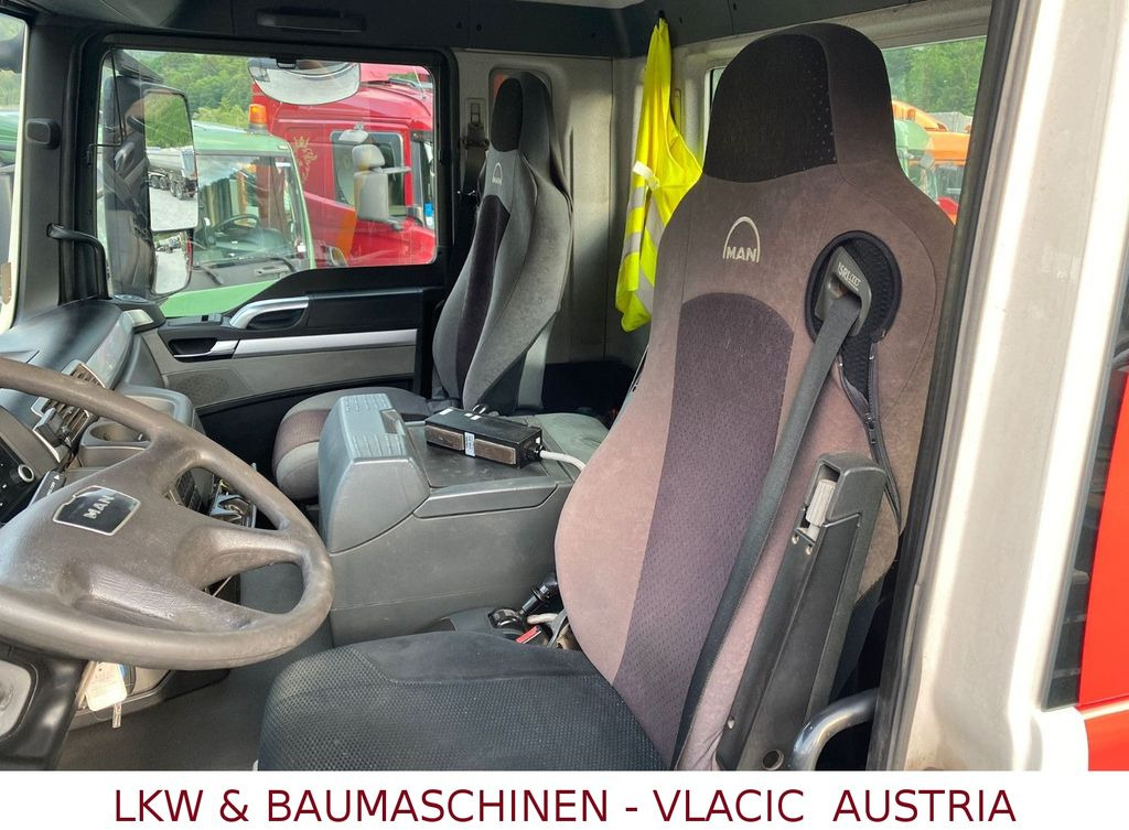 MAN TGS 33.440 (6x4) EEV Abrollkipper MAN TGS 33.440 (6x4) EEV Abrollkipper - Hook lift: gambar 4 MAN TGS 33.440 (6x4) EEV Abrollkipper MAN TGS 33.440 (6x4) EEV Abrollkipper - Hook lift: gambar 4