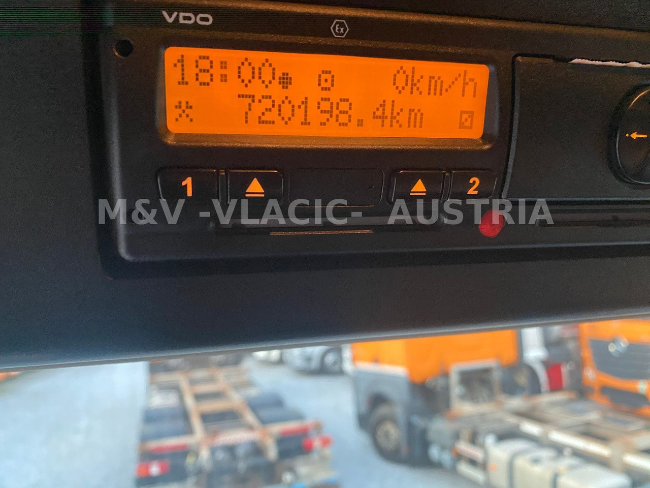 Mercedes-Benz 2542 - Pengangkut kontainer/ Container truck: gambar 5 Mercedes-Benz 2542 - Pengangkut kontainer/ Container truck: gambar 5