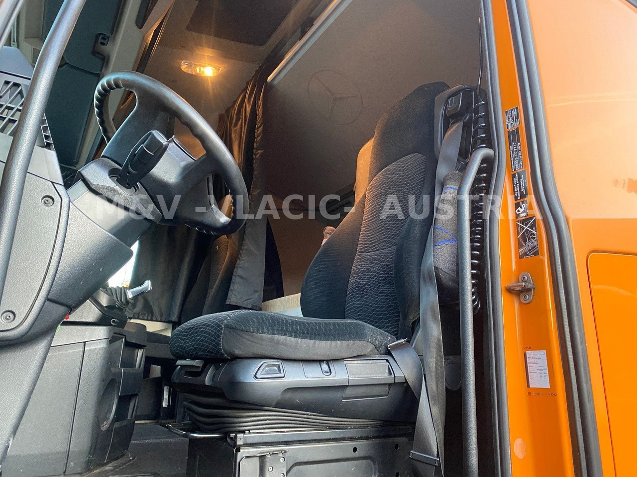 Mercedes-Benz 2542 - Pengangkut kontainer/ Container truck: gambar 3 Mercedes-Benz 2542 - Pengangkut kontainer/ Container truck: gambar 3