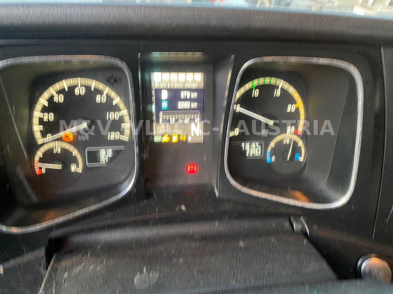 Mercedes-Benz 2542 - Pengangkut kontainer/ Container truck: gambar 4 Mercedes-Benz 2542 - Pengangkut kontainer/ Container truck: gambar 4