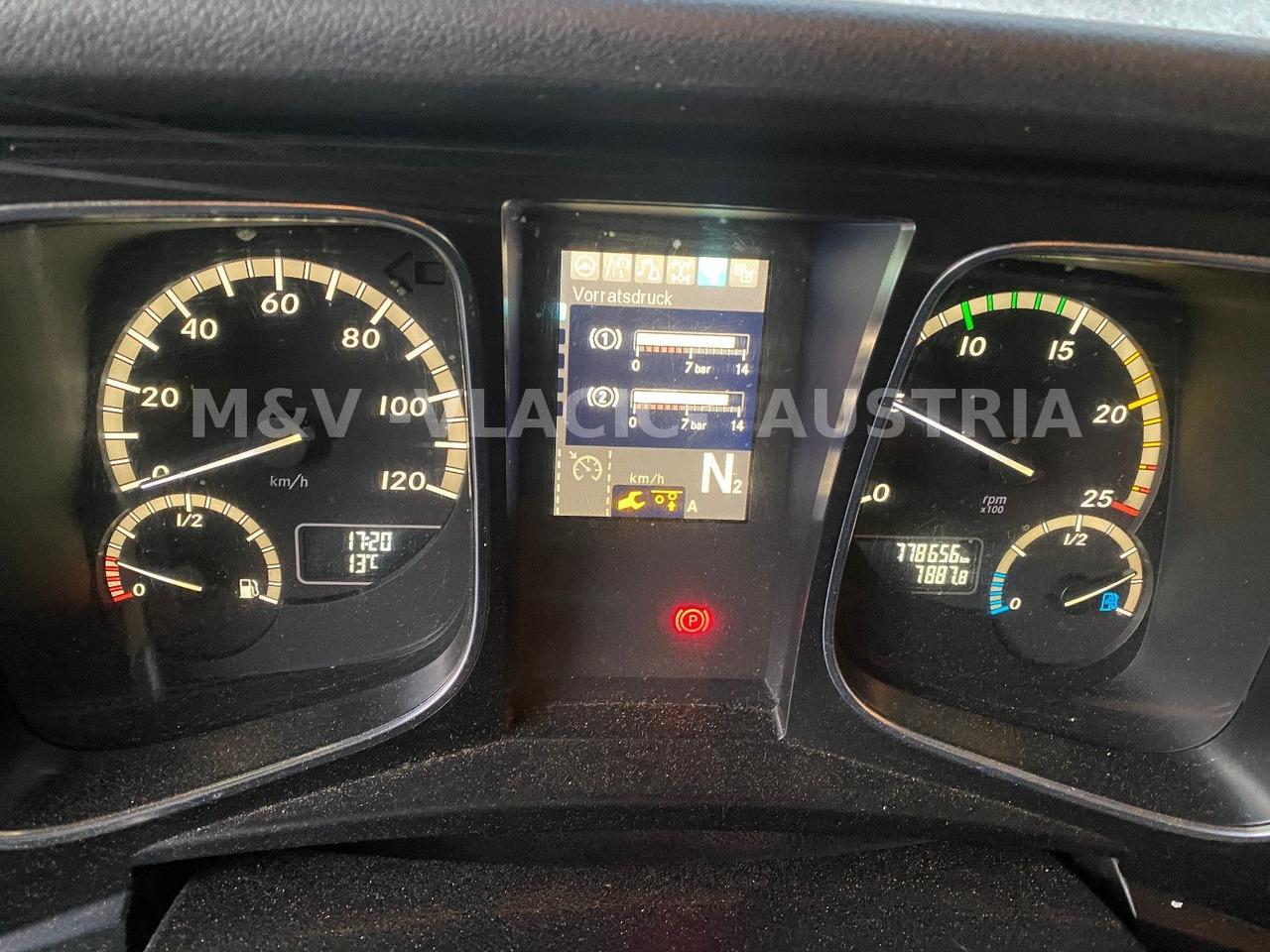 Mercedes-Benz 2542 - Pengangkut kontainer/ Container truck: gambar 5 Mercedes-Benz 2542 - Pengangkut kontainer/ Container truck: gambar 5