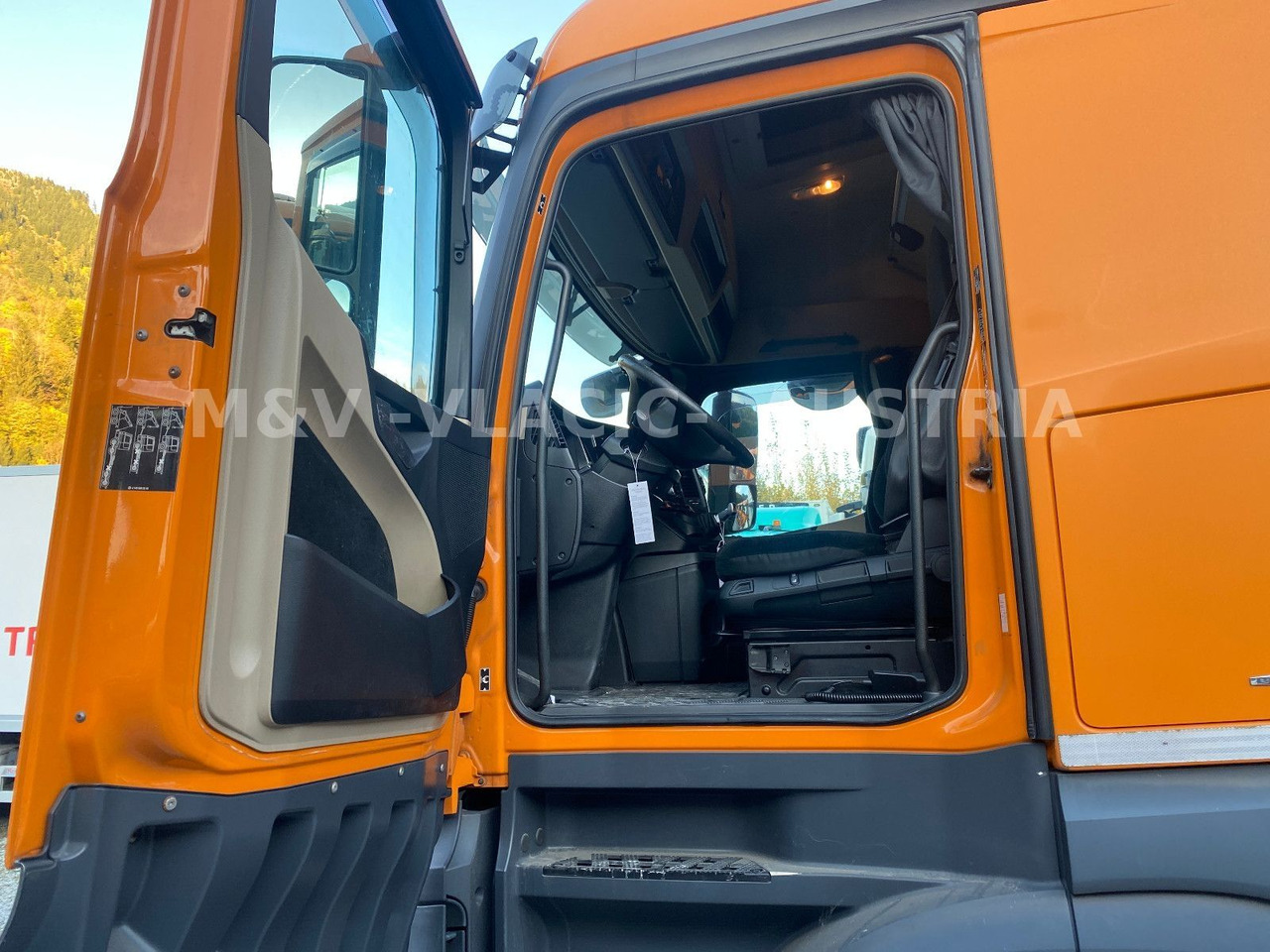 Mercedes-Benz 2542 - Pengangkut kontainer/ Container truck: gambar 3 Mercedes-Benz 2542 - Pengangkut kontainer/ Container truck: gambar 3