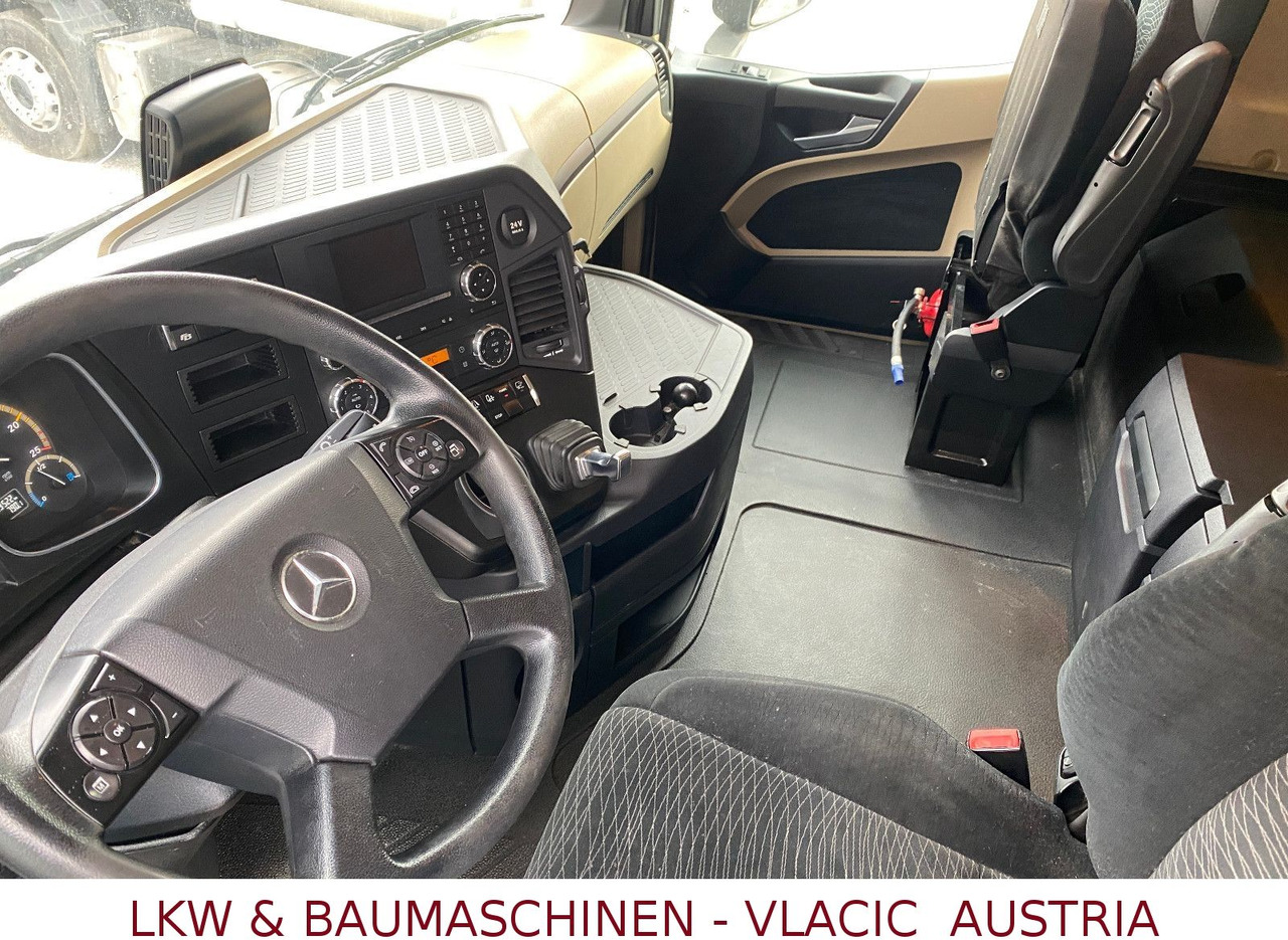 Hook lift Mercedes-Benz 2563: gambar 6 Hook lift Mercedes-Benz 2563: gambar 6