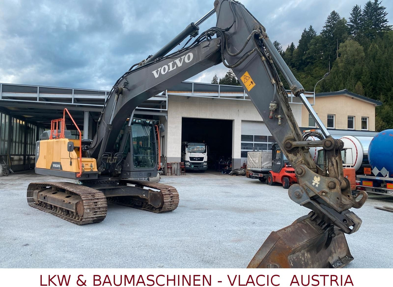 Volvo EC 220 EL - Ekskavator perayap: gambar 1 Volvo EC 220 EL - Ekskavator perayap: gambar 1