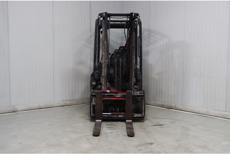Caterpillar EP35N - Forklift listrik: gambar 3 Caterpillar EP35N - Forklift listrik: gambar 3