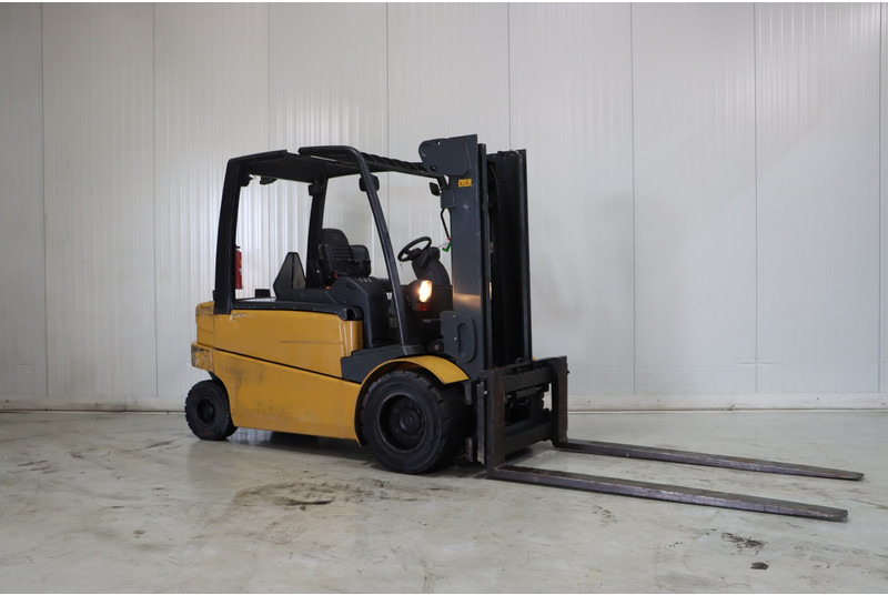 Caterpillar EP50 - Forklift listrik: gambar 3 Caterpillar EP50 - Forklift listrik: gambar 3