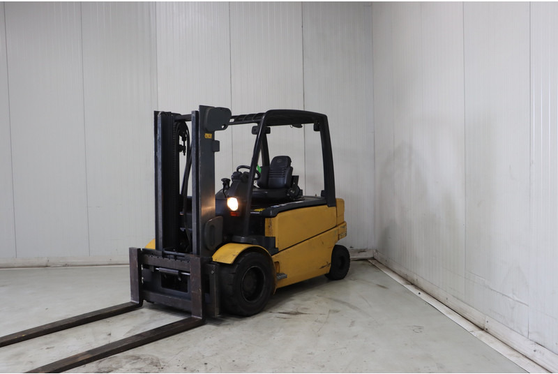 Caterpillar EP50 - Forklift listrik: gambar 5 Caterpillar EP50 - Forklift listrik: gambar 5