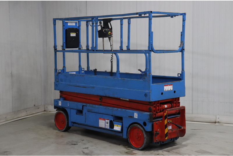 Haulotte Compact 8 - Scissor lifts: gambar 4 Haulotte Compact 8 - Scissor lifts: gambar 4