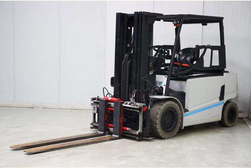 Hyundai 45B-7 - Forklift listrik: gambar 4 Hyundai 45B-7 - Forklift listrik: gambar 4