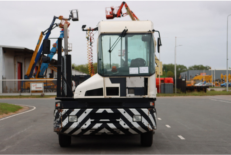 Kalmar TT612D - Traktor terminal: gambar 3 Kalmar TT612D - Traktor terminal: gambar 3