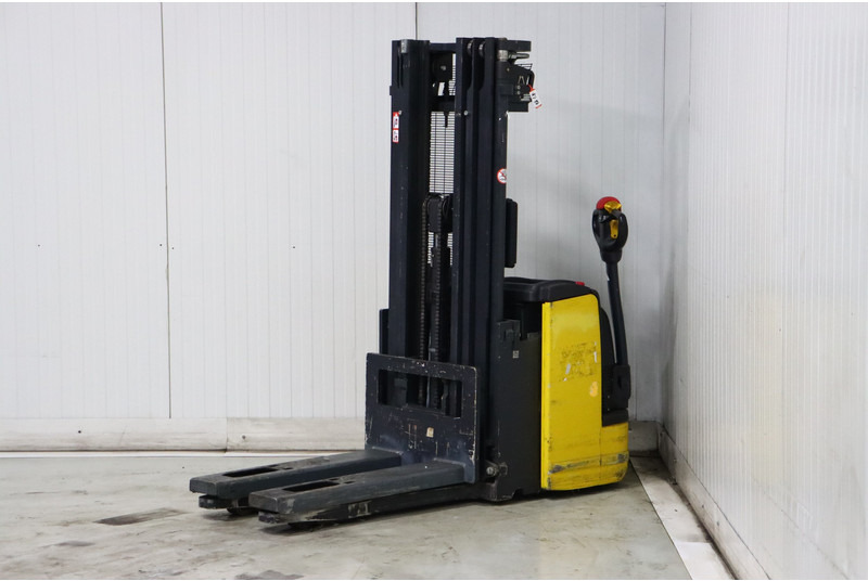 Komatsu CNI 14 - Penumpuk: gambar 4 Komatsu CNI 14 - Penumpuk: gambar 4