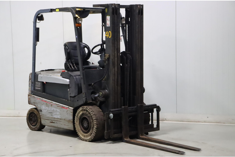 Nissan Q02L25CU - Forklift listrik: gambar 1 Nissan Q02L25CU - Forklift listrik: gambar 1