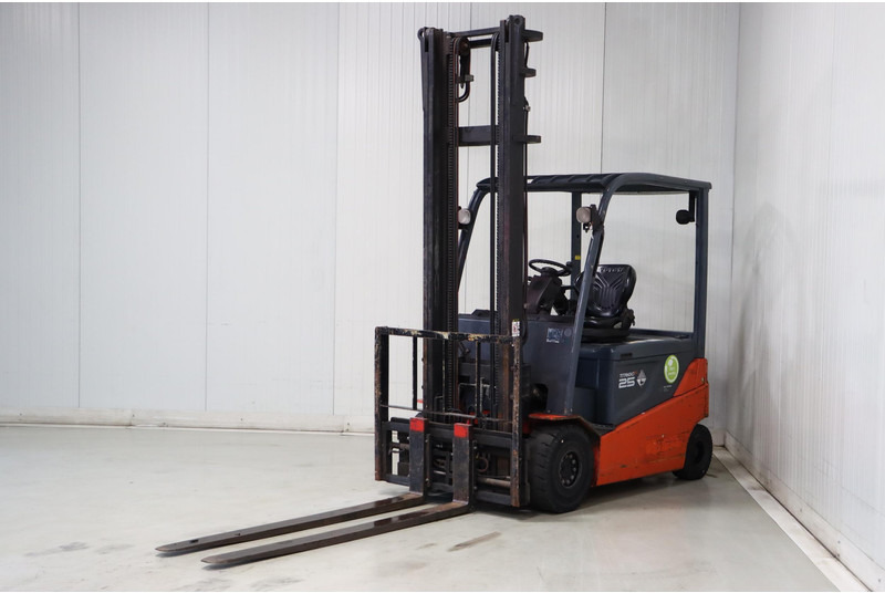 Toyota 8FBMT25 - Forklift listrik: gambar 3 Toyota 8FBMT25 - Forklift listrik: gambar 3