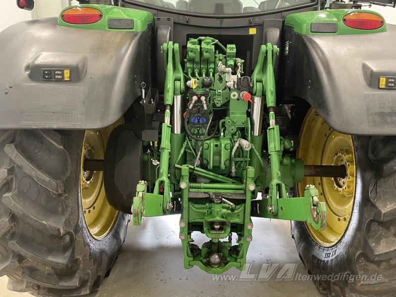 Traktor John Deere 6215R: gambar 10