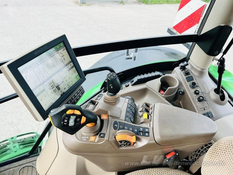 Leasing John Deere 6215R ULTIMATE John Deere 6215R ULTIMATE: gambar 12 Leasing John Deere 6215R ULTIMATE John Deere 6215R ULTIMATE: gambar 12