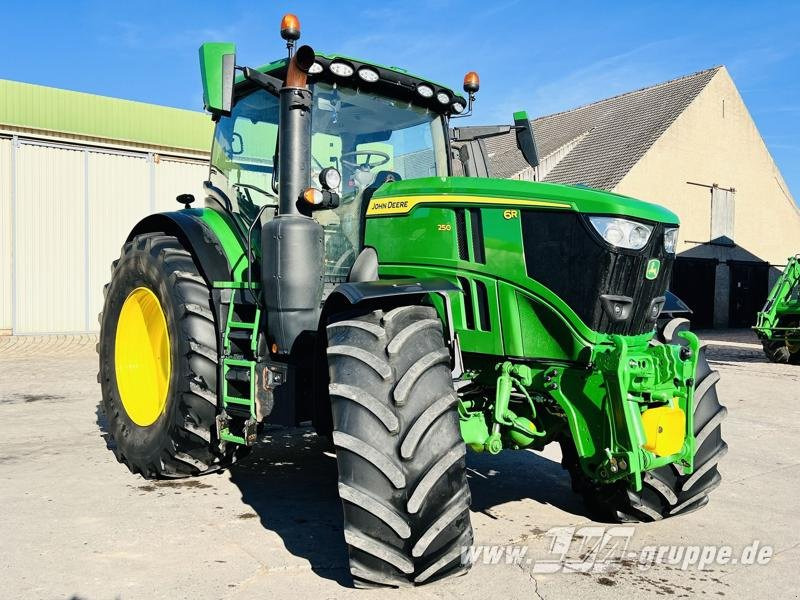 John Deere 6R 250 - Traktor: gambar 2 John Deere 6R 250 - Traktor: gambar 2