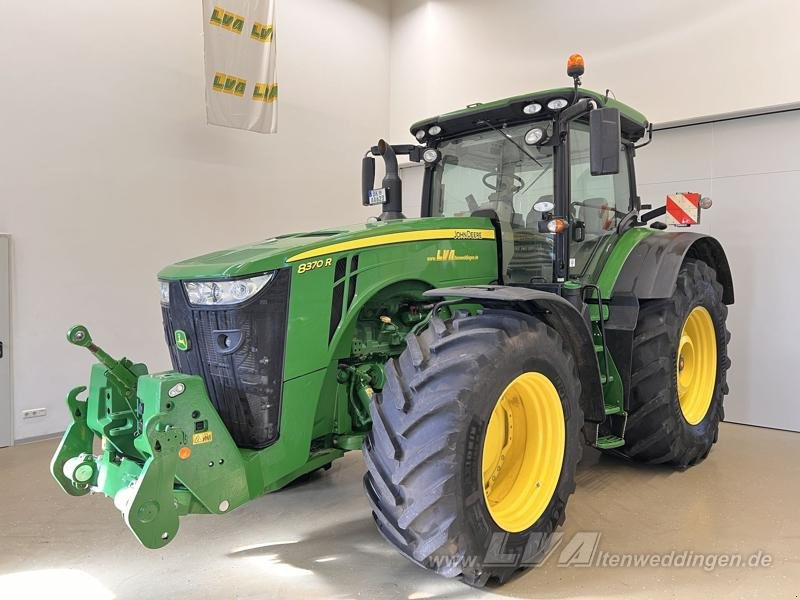 John Deere 8370R E23 PowerShift - Traktor: gambar 1 John Deere 8370R E23 PowerShift - Traktor: gambar 1