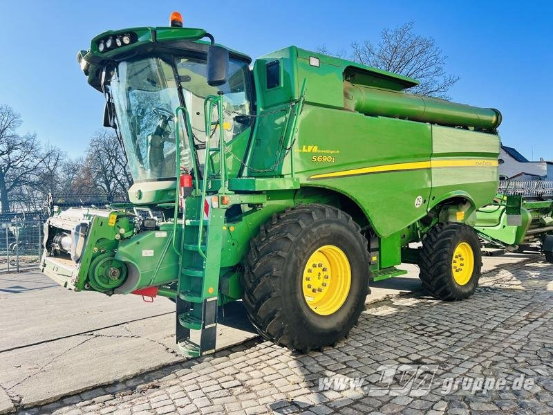 John Deere S690 - Pemanen gabungan: gambar 1 John Deere S690 - Pemanen gabungan: gambar 1