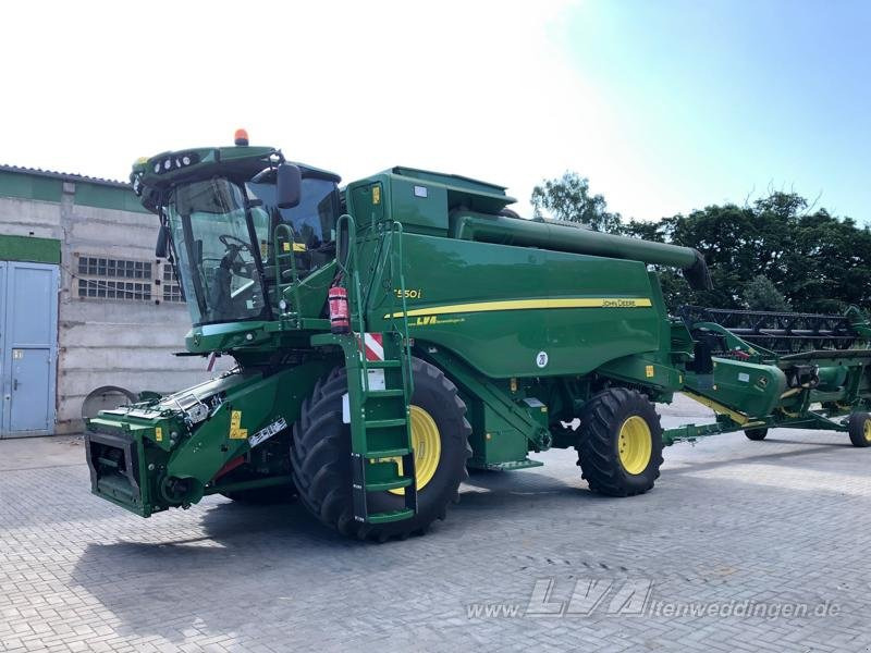 John Deere T550 - Pemanen gabungan: gambar 1 John Deere T550 - Pemanen gabungan: gambar 1