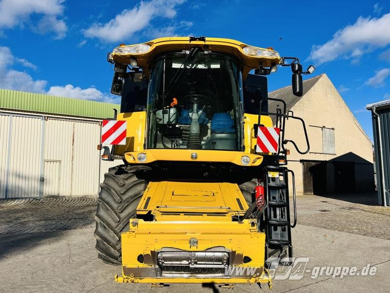 New Holland CR8080 - Pemanen gabungan: gambar 2 New Holland CR8080 - Pemanen gabungan: gambar 2
