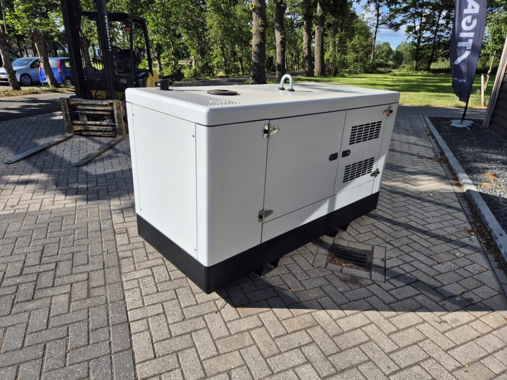 BRINKMAN & NIEMEIJER diesel generator - Genset: gambar 1 BRINKMAN & NIEMEIJER diesel generator - Genset: gambar 1