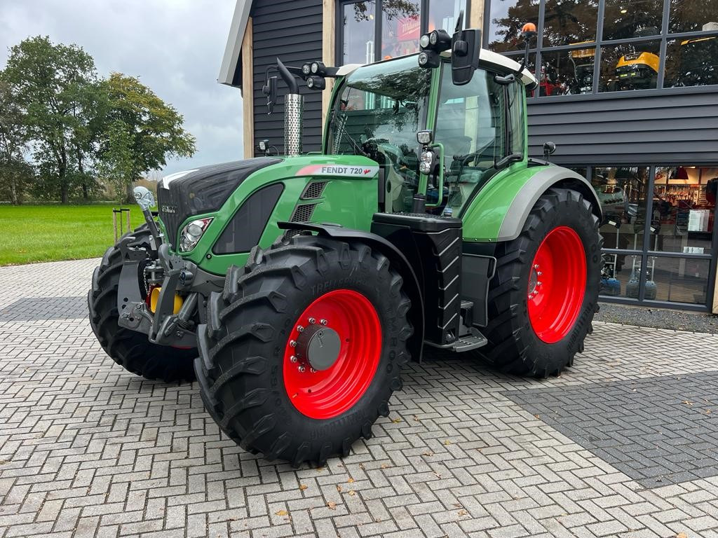 Traktor FENDT 720: gambar 1
